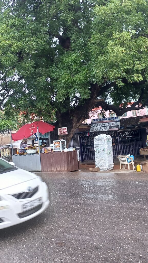 Shoe store Adom Arakwa Ventures, Accra, photo