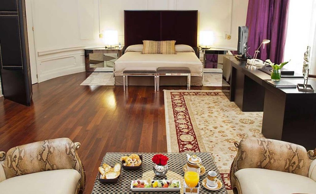 Фото Savoy Hotel