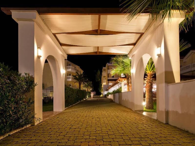 Фото Galaxy Beach Resort, Bw Premier Collection