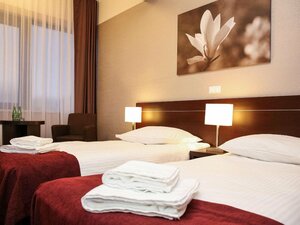 Hotel Mercure Piotrkow Trybunalski Vestil (Lodz Voivodeship, Piotrków Trybunalski, aleja Armii Krajowej, 22C), hotel