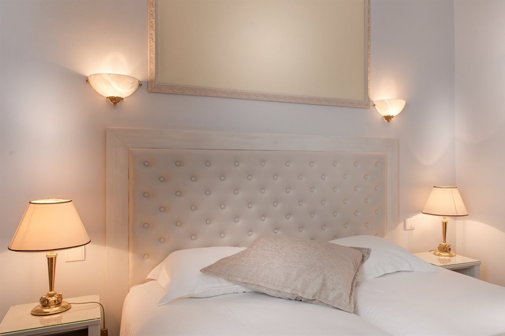 Фото Princesse Caroline