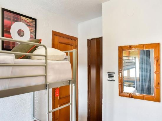 Фото Casa de Huéspedes Carabanchel by Vivere Stays