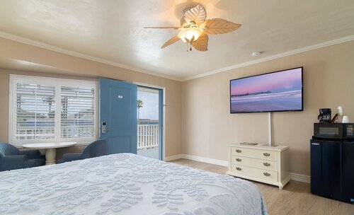 Гостиница Del Mar Motel on the Beach в Дель-Маре