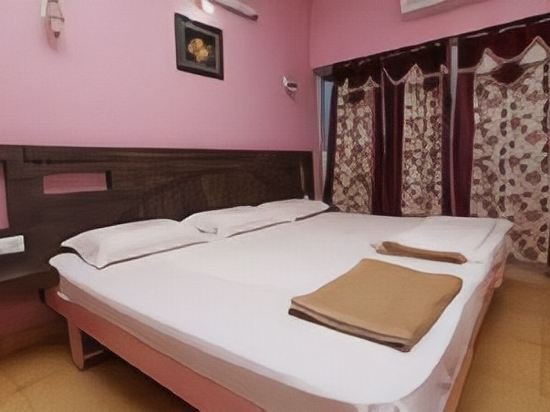 Фото Hotel Maadhini