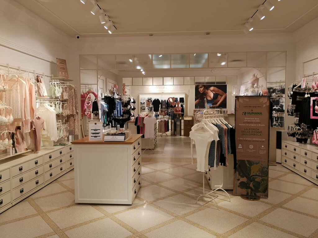 Clothing store Intimissimi, Tuscany, photo