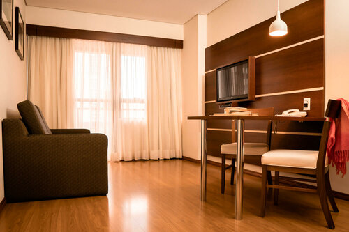 Внешний вид отеля Mercure Curitiba Golden Hotel в Куритибе, фото 2