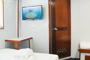 Boatel Cairns (Marlin Marina), hotel