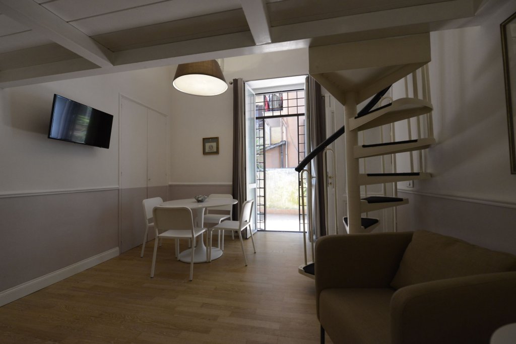 Фото Roman Royal Rooms