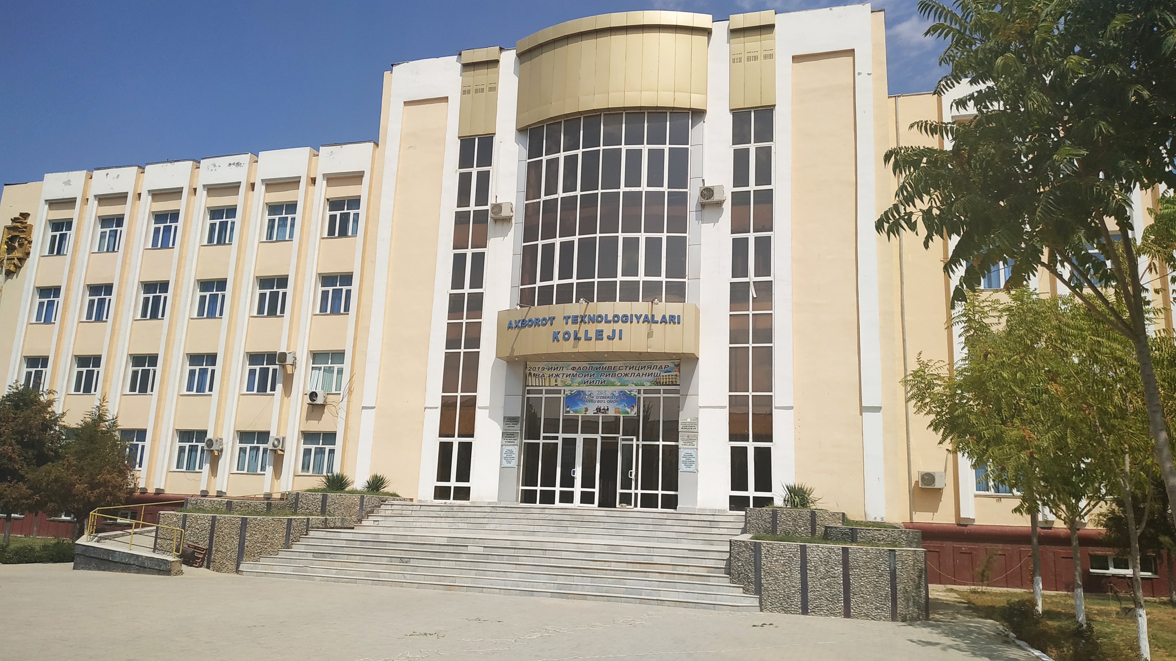 Mening qiz dostim ajoyib portlash beradi