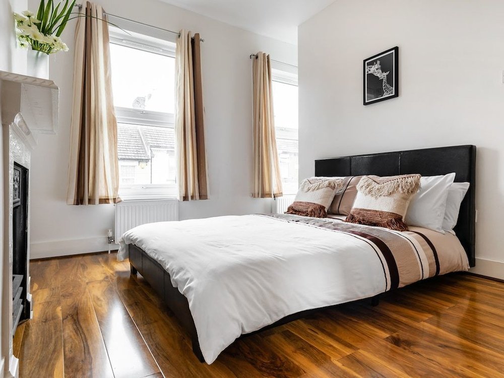 Фото Fortified Home - Near Rochester Castle