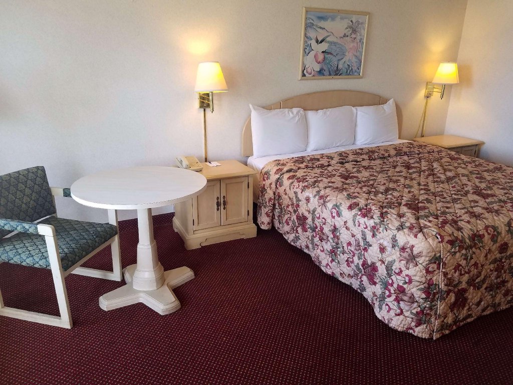 Фото Quality Inn Saint Petersburg North-Tampa Bay