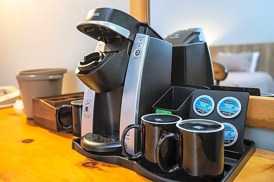 Фото Glacier House Resort