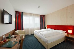 Mt Hotel (Austria, Zeltweg, Hauptstrasse 235), hotel