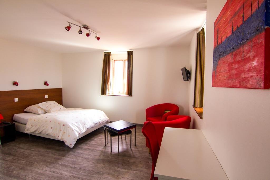 Фото отеля 2