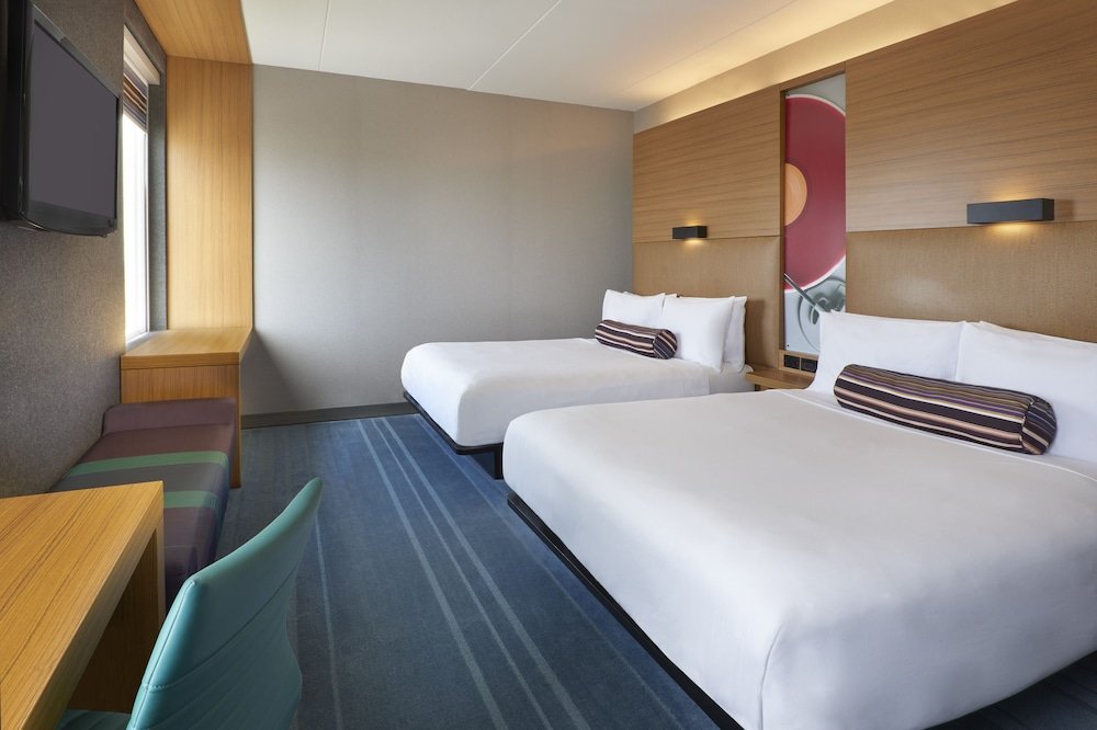 Фото Aloft Vaughan Mills