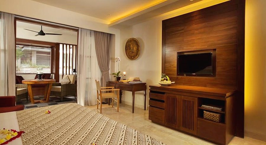 Фото Ubud Village Hotel