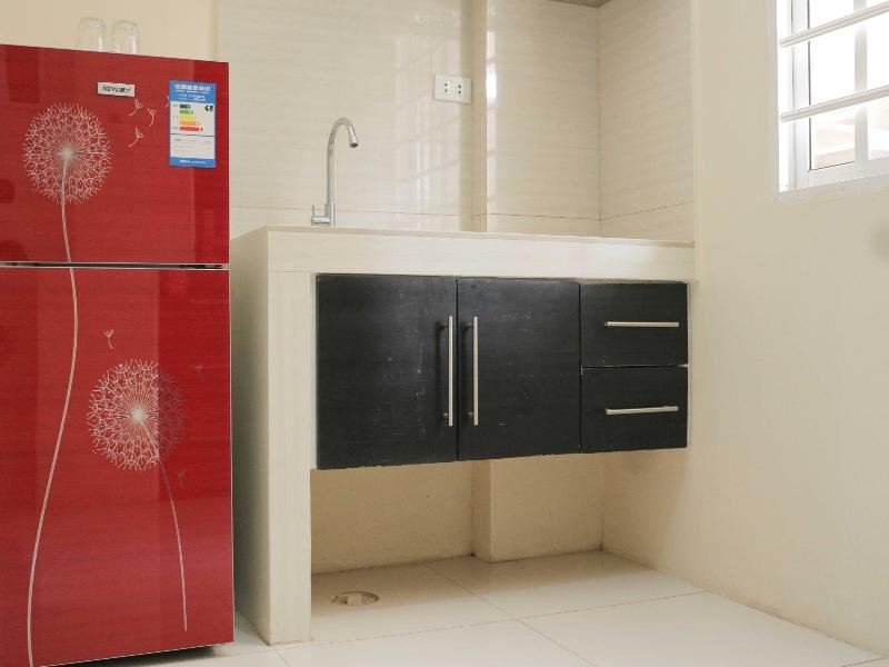 Фото RedDoorz @ Grand Apartelle Hernan Cortes Cebu