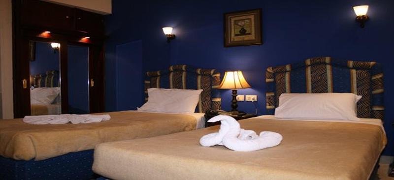 Фото Holidays Express Hotel