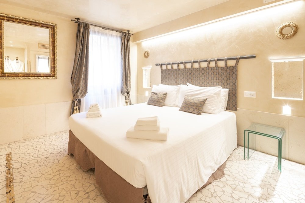 Фото Fenice Apartments in Venice