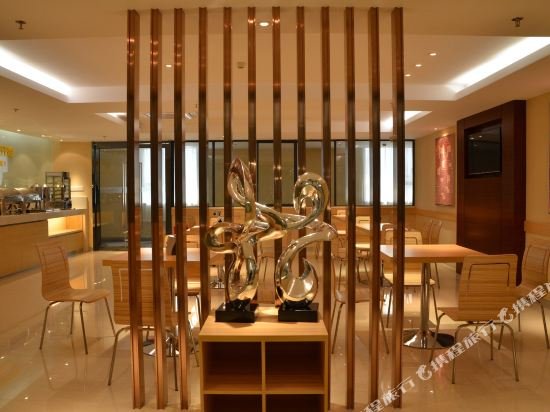 Фото GreenTree Inn GuiLin LinGui District JinShan Square JinShui Road Express Hotel