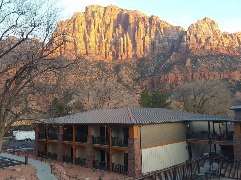 Фото Best Western Plus Zion Canyon Inn & Suites