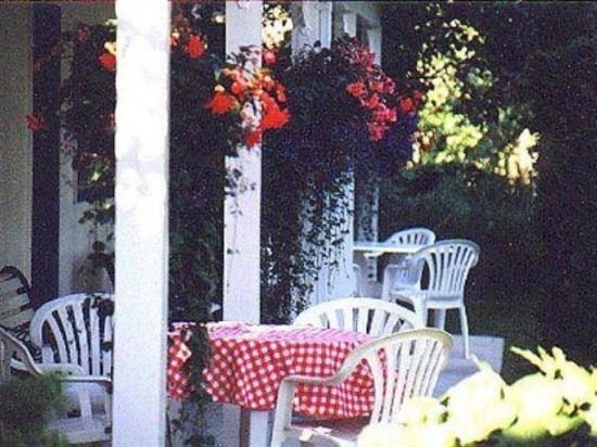 Фото Lakeside Country Inn