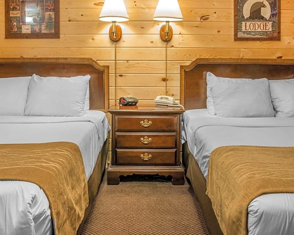 Фото Cabins of Mackinaw