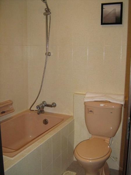 Фото RedDoorz at Aljunied