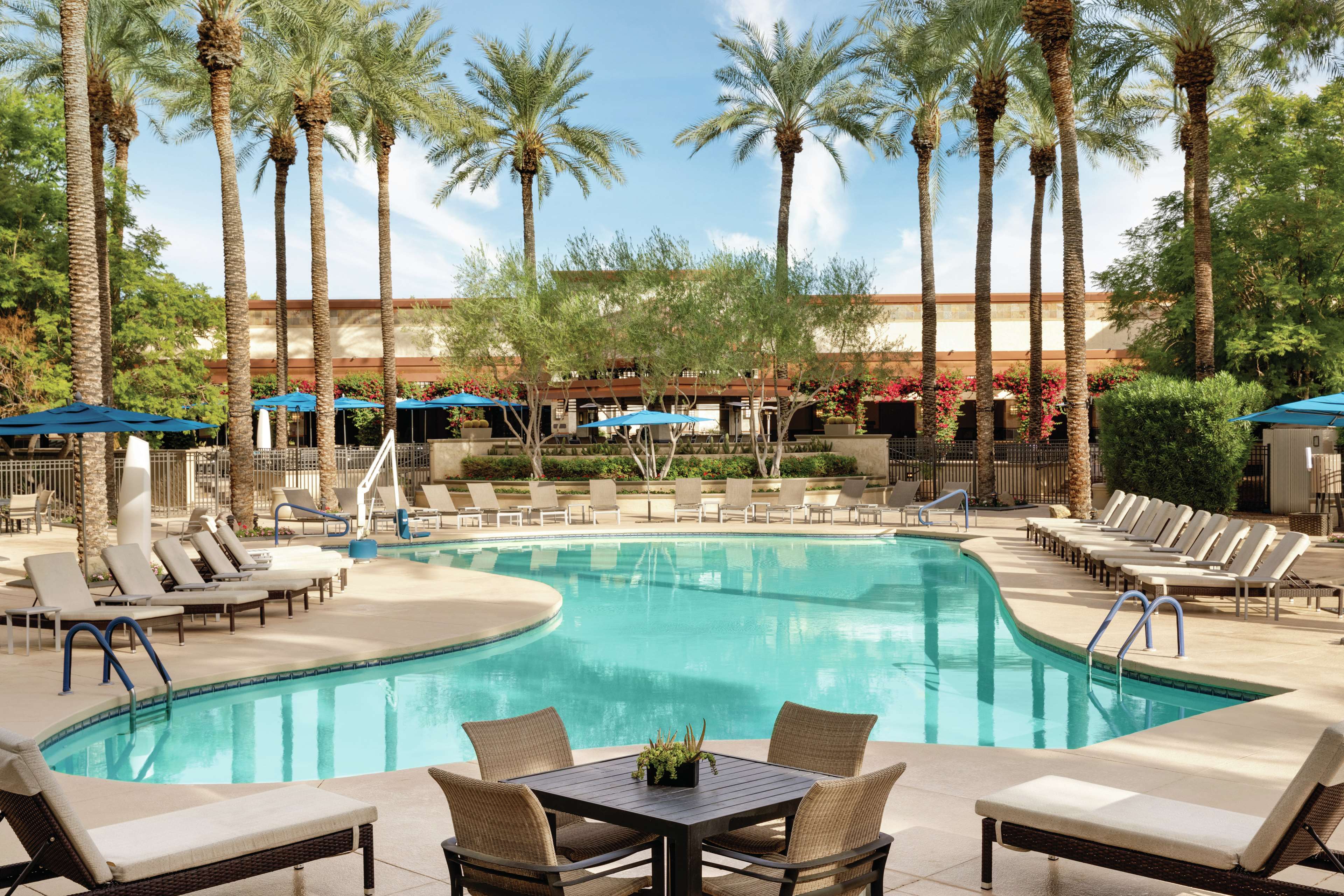 Фото Hilton Scottsdale Resort & Villas
