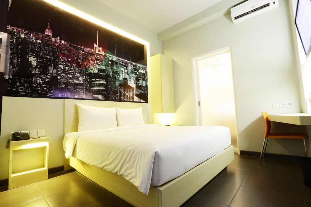 Фото Cleo Walikota Surabaya