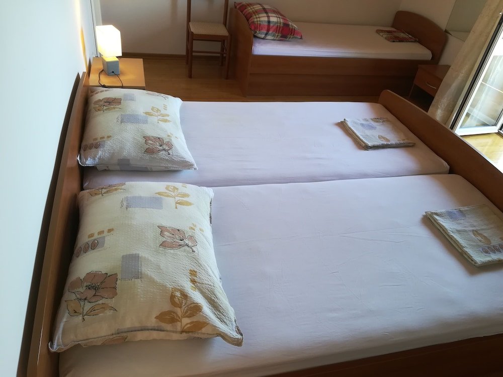 Фото S And L Apartments