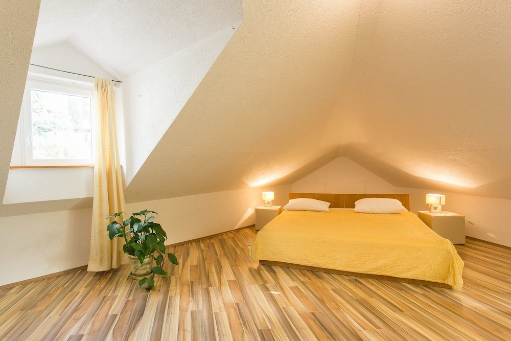 Фото Old Town Sunrise Apartments