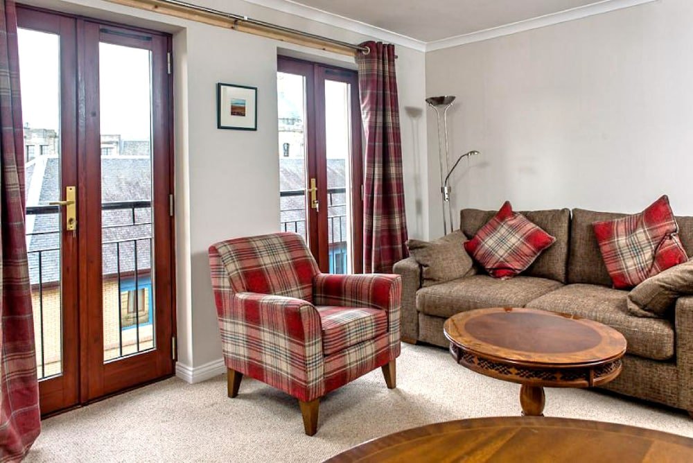 Фото Charming Old Town Apartment