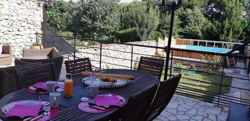 Гостиница La Barbacane Cottage в Нарбонне