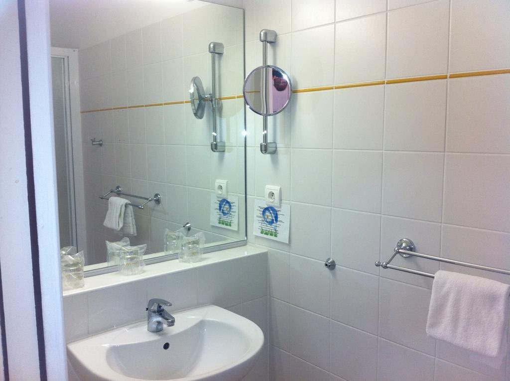 Фото Hôtel Raymond 4 Toulouse