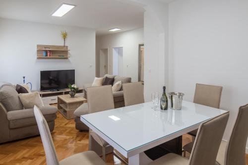 Фото Luxury Villa Lovric Private Heated Pool