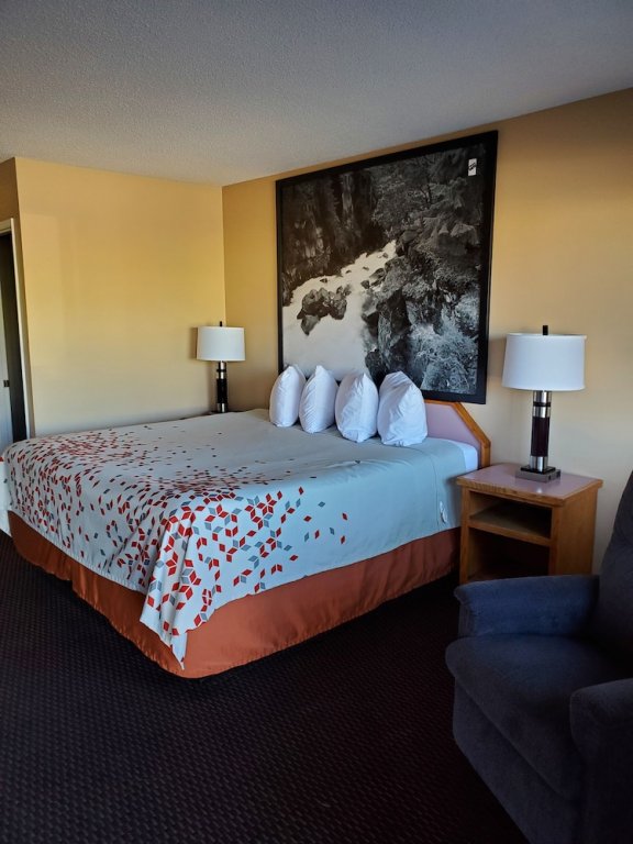 Фото Scottish Inn