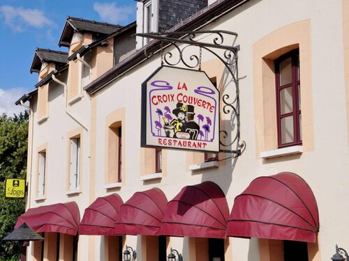 Гостиница Hôtel la Croix Couverte в Лавале