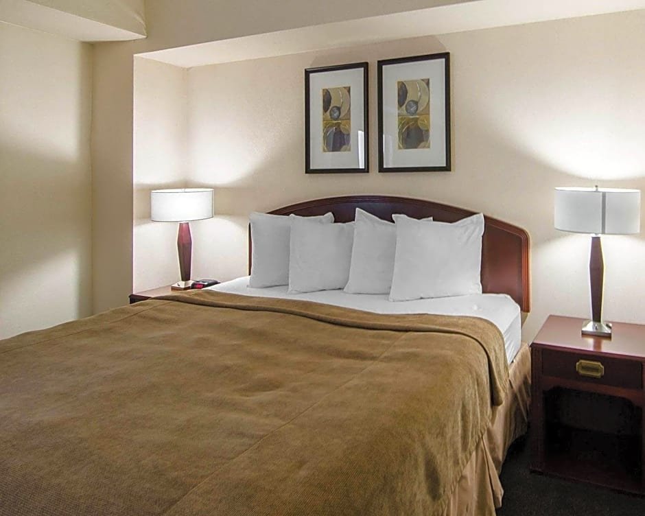 Фото Courtyard by Marriott Regina Downtown