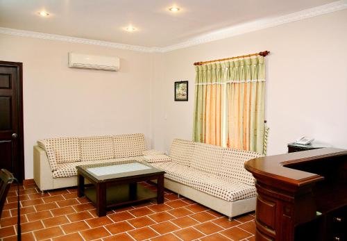 Фото Maxims Hotel Hai Phong