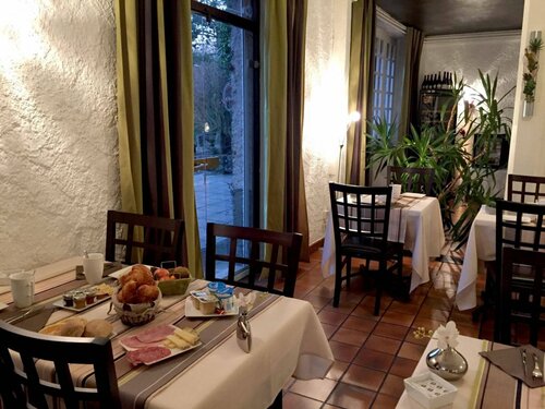 Гостиница Hotel La Thomasse в Родезе