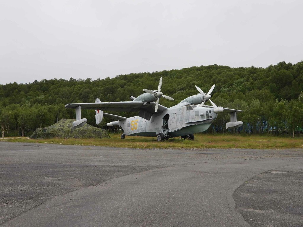 Monument to technology Самолëт Бе-12Н, Murmansk Oblast, photo