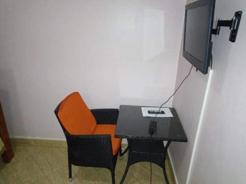 Фото Homely Nest Hotel