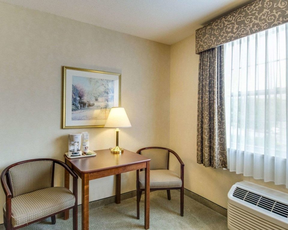 Фото Holiday Inn Express Plymouth, an Ihg Hotel