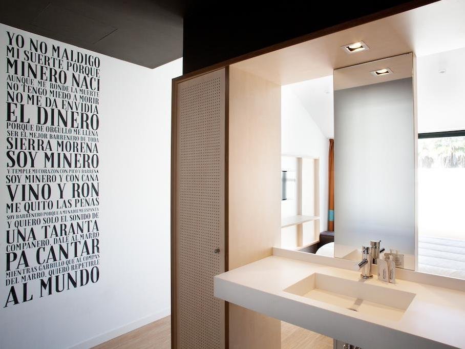 Фото Toc Hostel Madrid