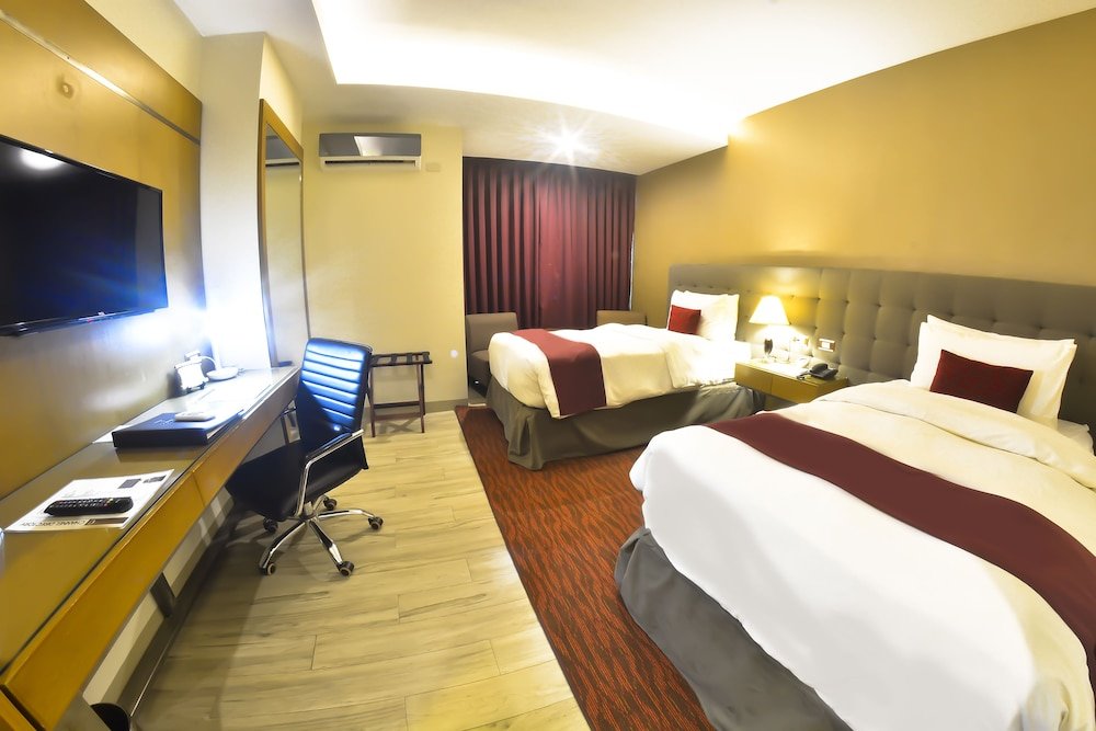 Фото Ironwood Hotel