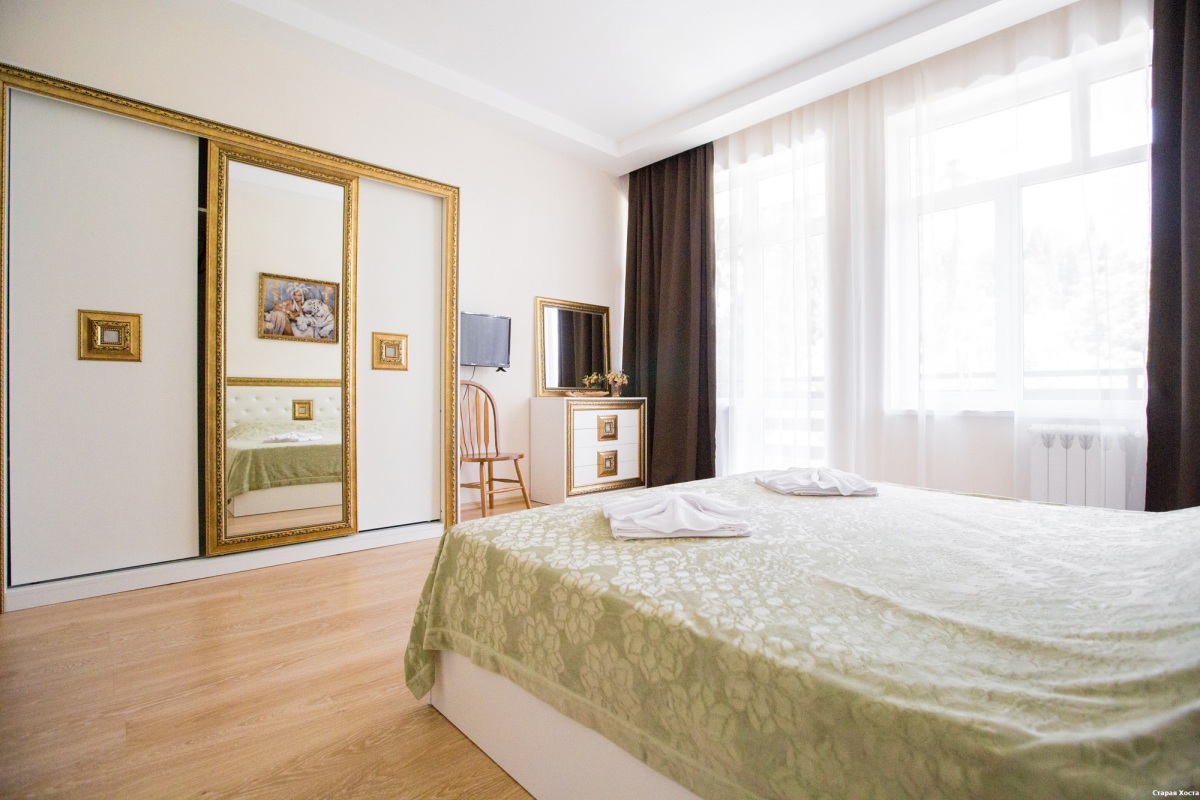 Фото Старая Хоста