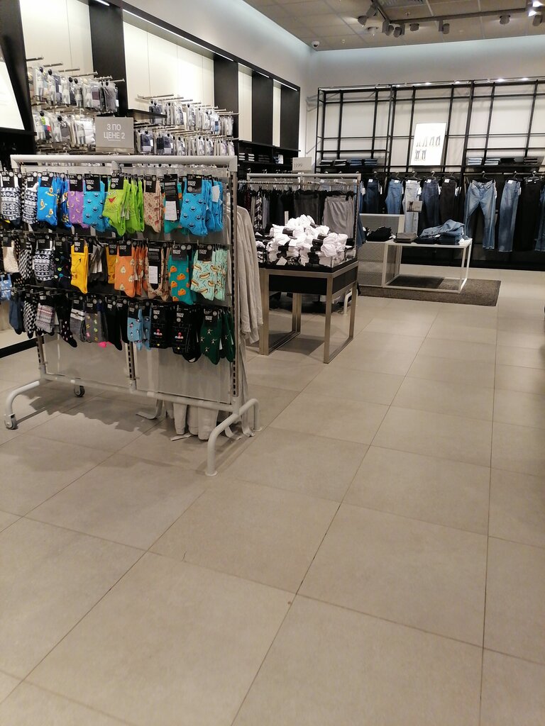 Магазин одежды H&M, Барнаул, фото