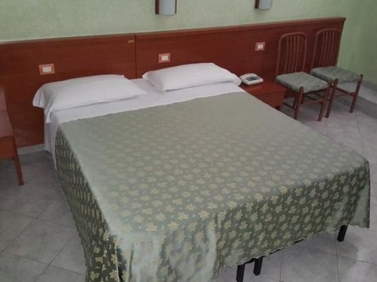 Фото Hotel Urbis