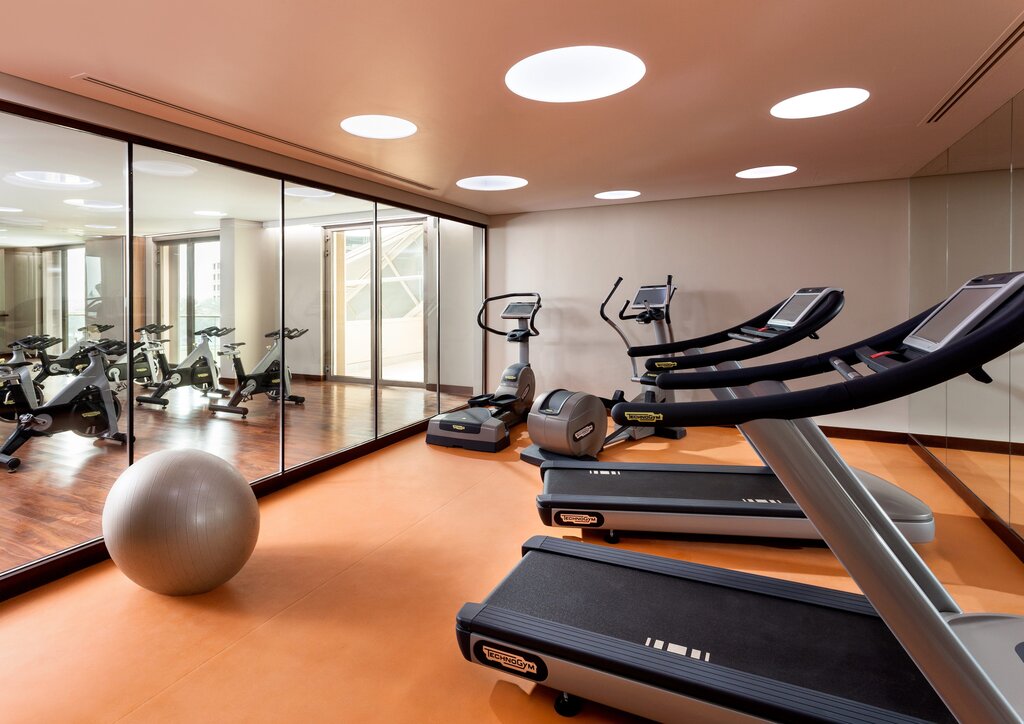منتجعات النادي الصحي الرجالي بفندق الفيصلية ، الرياض، صورة
